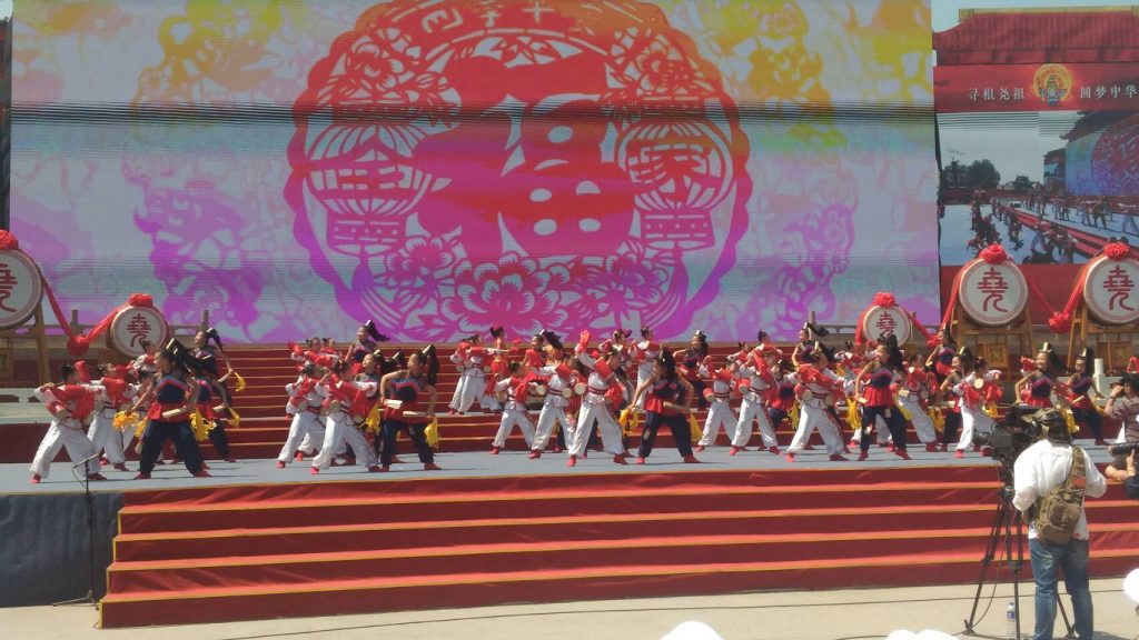 曹天韻水墨花鳥個展舉辦藝術講座