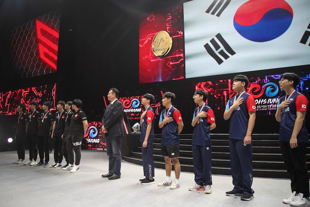 市選委會提醒日常習用的Line、臉書，自14日起勿散布民調，另外投票日零時起勿從事競助選或拉票活動，違者處50萬至500萬元。