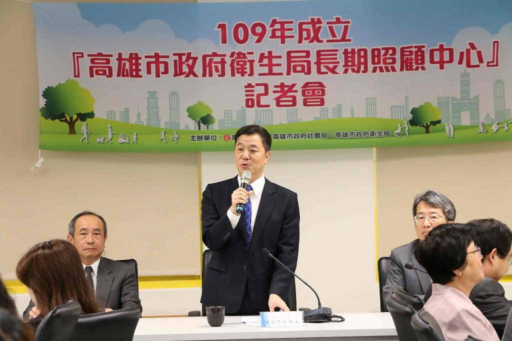 假日美食市集首飄香 愛河河畔添風情