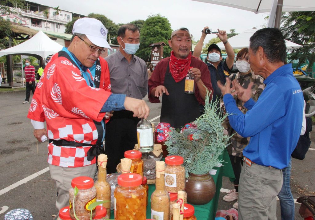 4月13日起進入旗山監理站洽公應配戴口罩