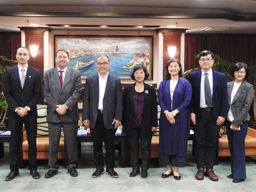 投票請攜帶身分證、印章及投票通知單