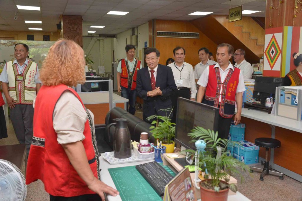 首次主持防疫會議 楊明州定調維持一級開設