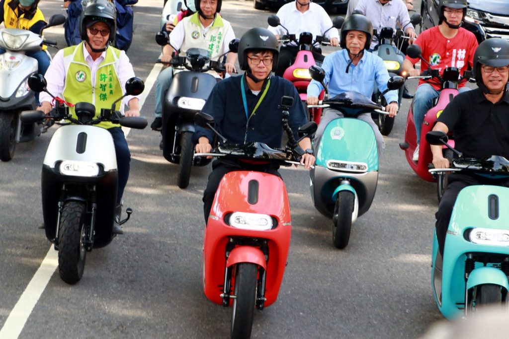 高雄市府與行政院消保處合辦「旅遊消費~一起聊」教育研習會。