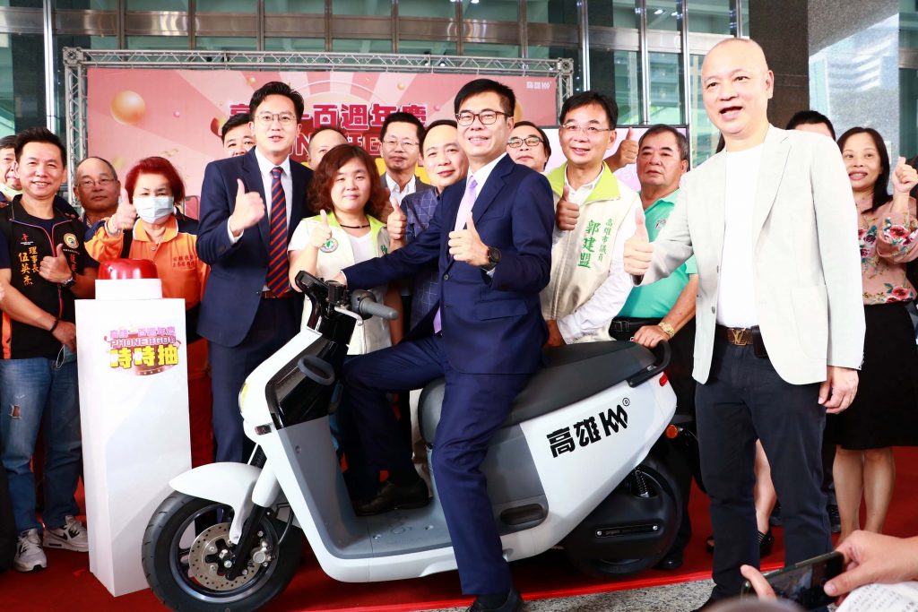    月世界遊客中心開幕  陳其邁邀國人來惡地朝聖