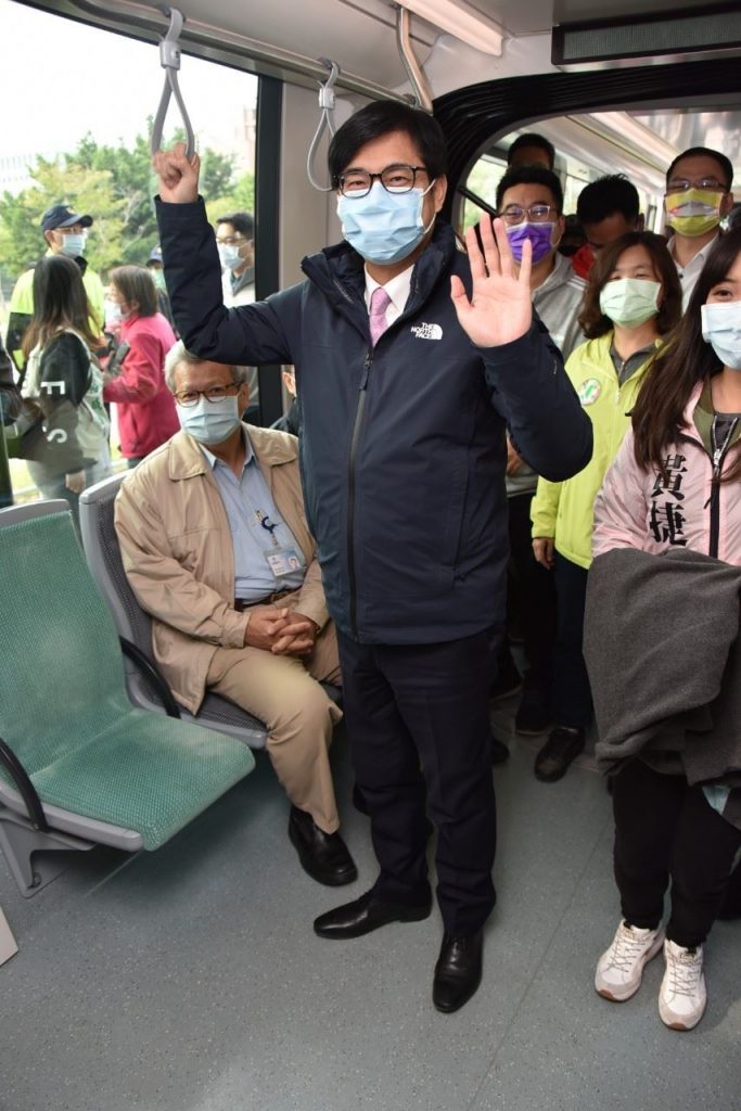 陳其邁市長體恤第一線指定隔離醫院醫事相關人員犧牲奉獻 加碼春節期間防疫津貼