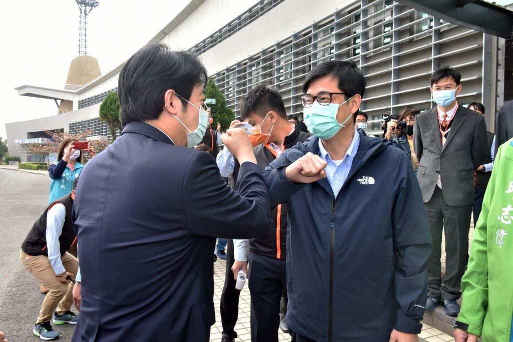 關心返鄉車潮   陳其邁初五慰訪智慧運輸中心及交通大隊