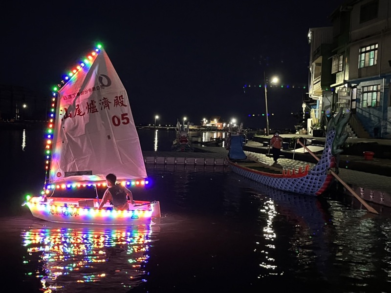 高雄市議員黃柏霖揹水奉茶八百次 盼為社會注入正能量