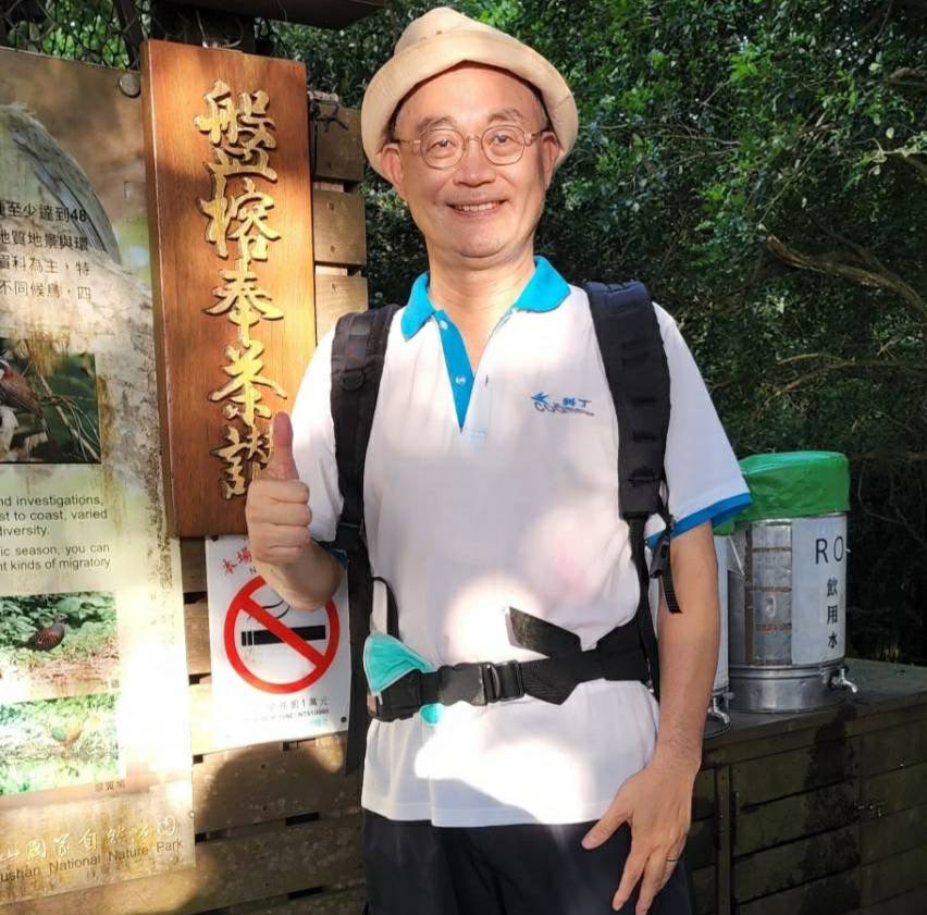 高雄市國小BNT疫苗接種 市長陳其邁至校園關心