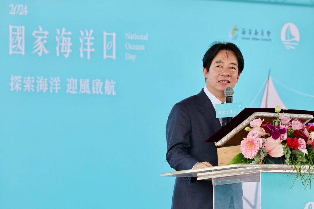 男通緝拒檢逃逸自撞落網 違規收20.6萬元罰單