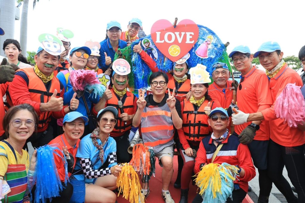 詩人醫師曾貴海追思禮拜 文學醫學社運各界致哀 高雄市政府感念其貢獻 頒發褒揚狀以彰遺徽