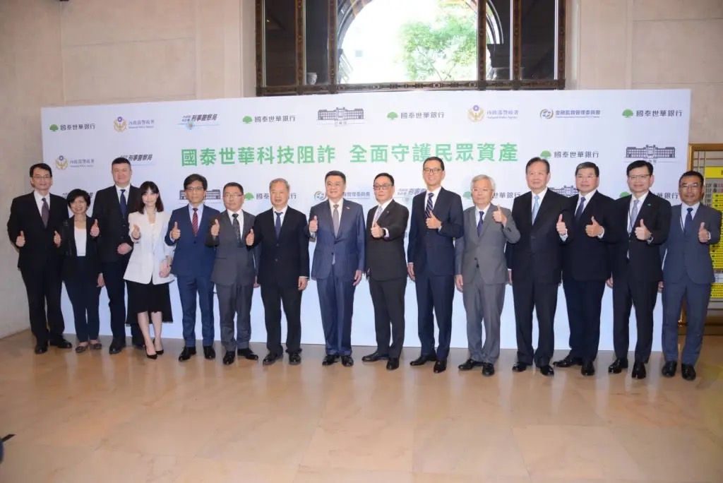 陳其邁緊盯市政議題及活動安全 籲民眾中秋佳節留意防火