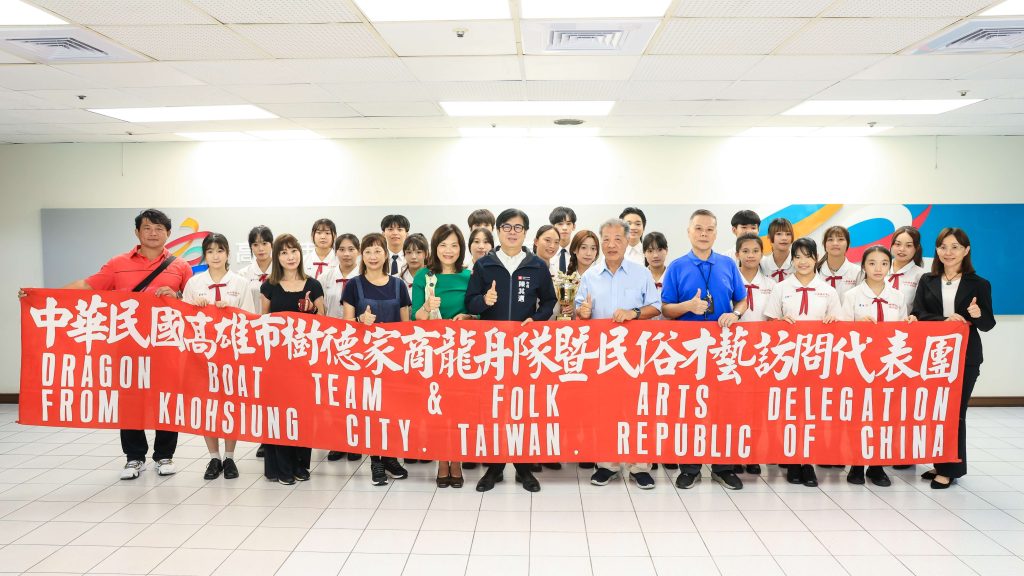 慰訪左營區老人福利機構 陳其邁：弱勢失能長輩機構養護費明年起加碼補助2千元 盼減輕市民負擔