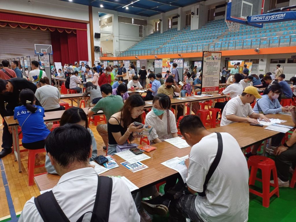 高雄市積極培育半導體人才 高中職先修課程結合大學資源接軌科技產業