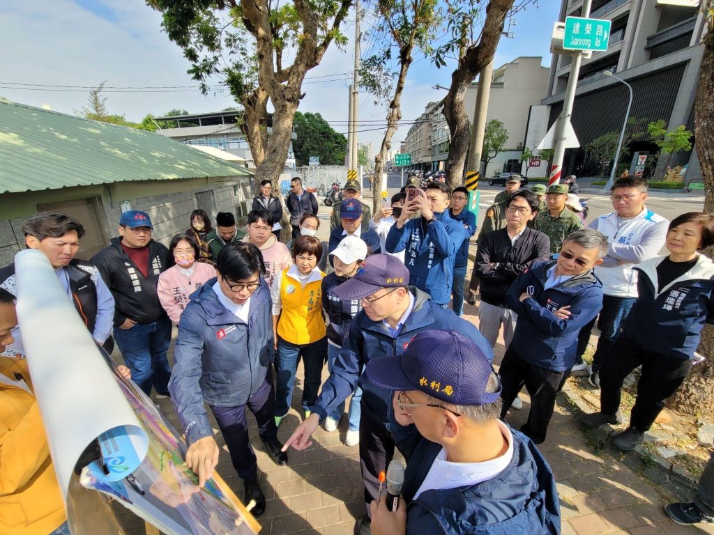 親子互動寓教於樂 道安短片宣導正確左轉彎你我都平安