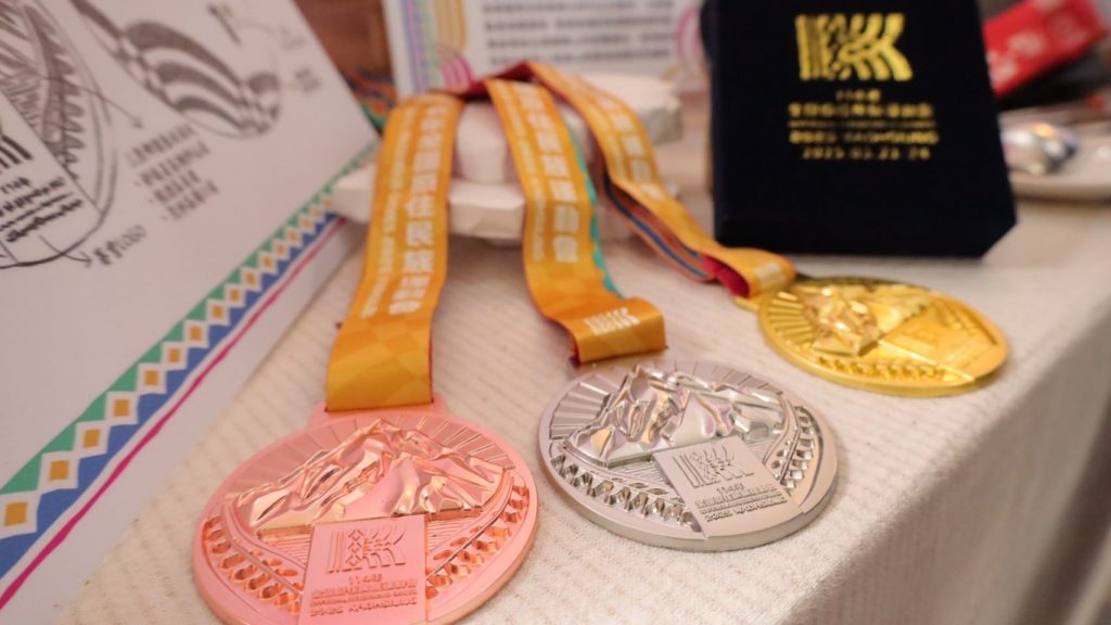 高市小港臨海工業區石化廠管道排放黃煙 環保局火速到場稽查開罰