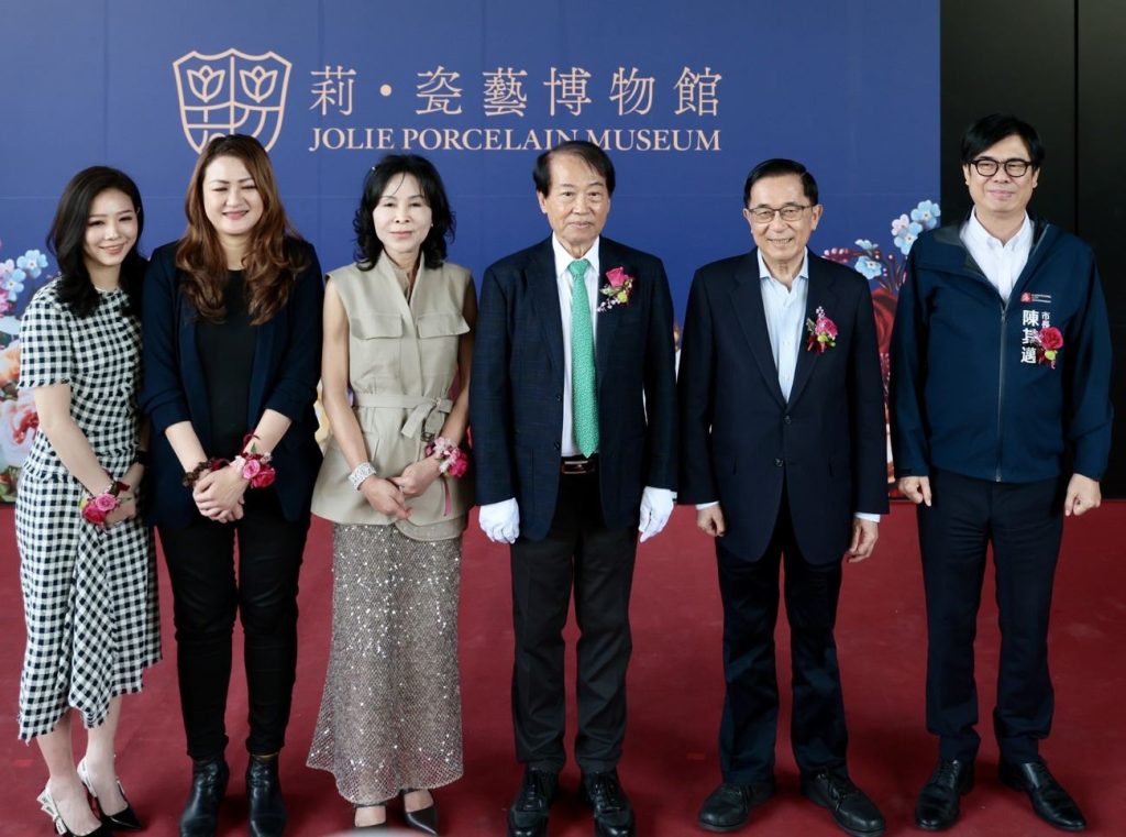 林園鳳芸宮海巡媽回鑾安座 陳其邁親臨扶轎、發壓轎金保平安