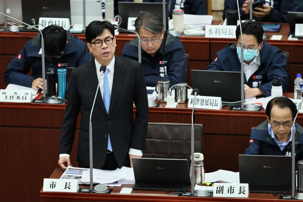 7月起加碼社福點數關懷長者 陳其邁：了解偏鄉需求 照顧更多長輩