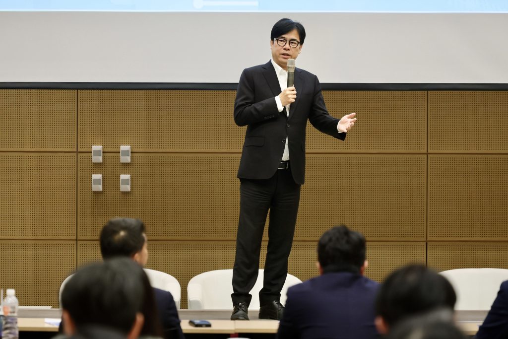 出席「高雄數位港及人工智慧發展產業交流座談會」 陳其邁：AI創新應用服務是高雄接軌國際的新契機