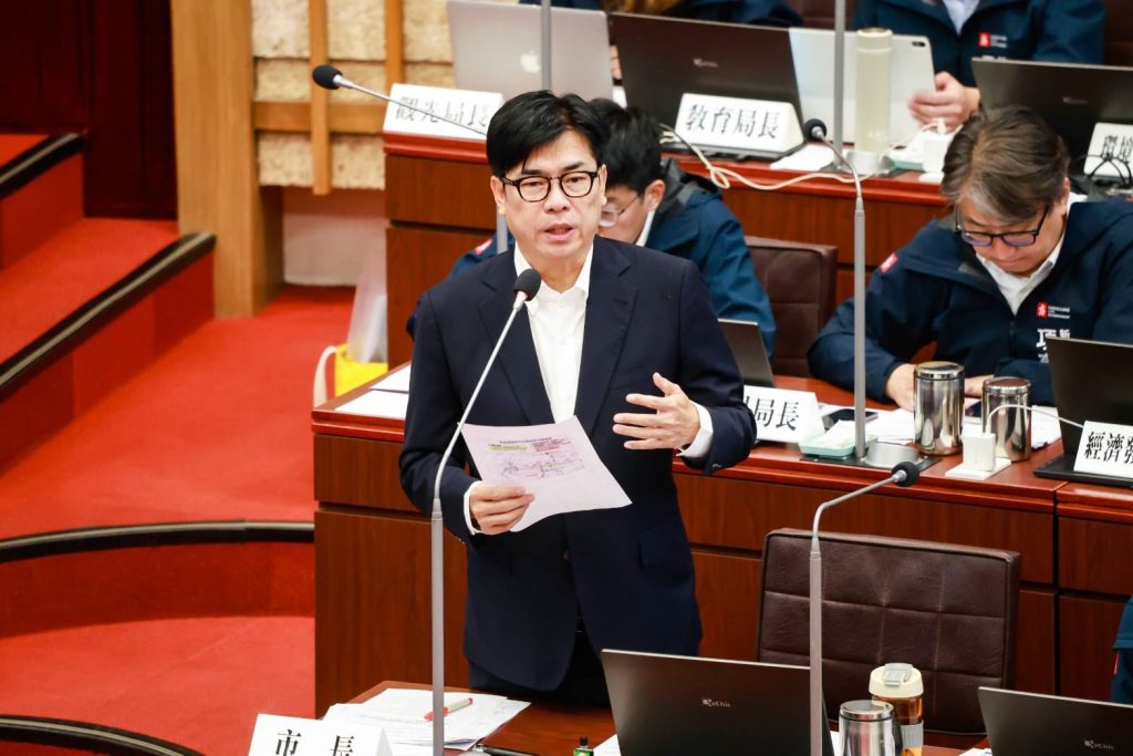 夜間違規又丟棄毒品躲查緝 高雄鼓山眼尖警查獲毒駕