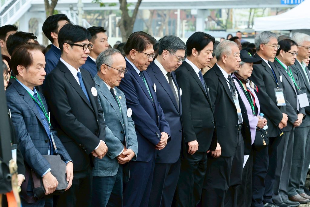 賴總統出席二二八事件紀念儀式 陳其邁：勇敢台灣人撥開威權迷霧 讓陽光照亮美麗島嶼